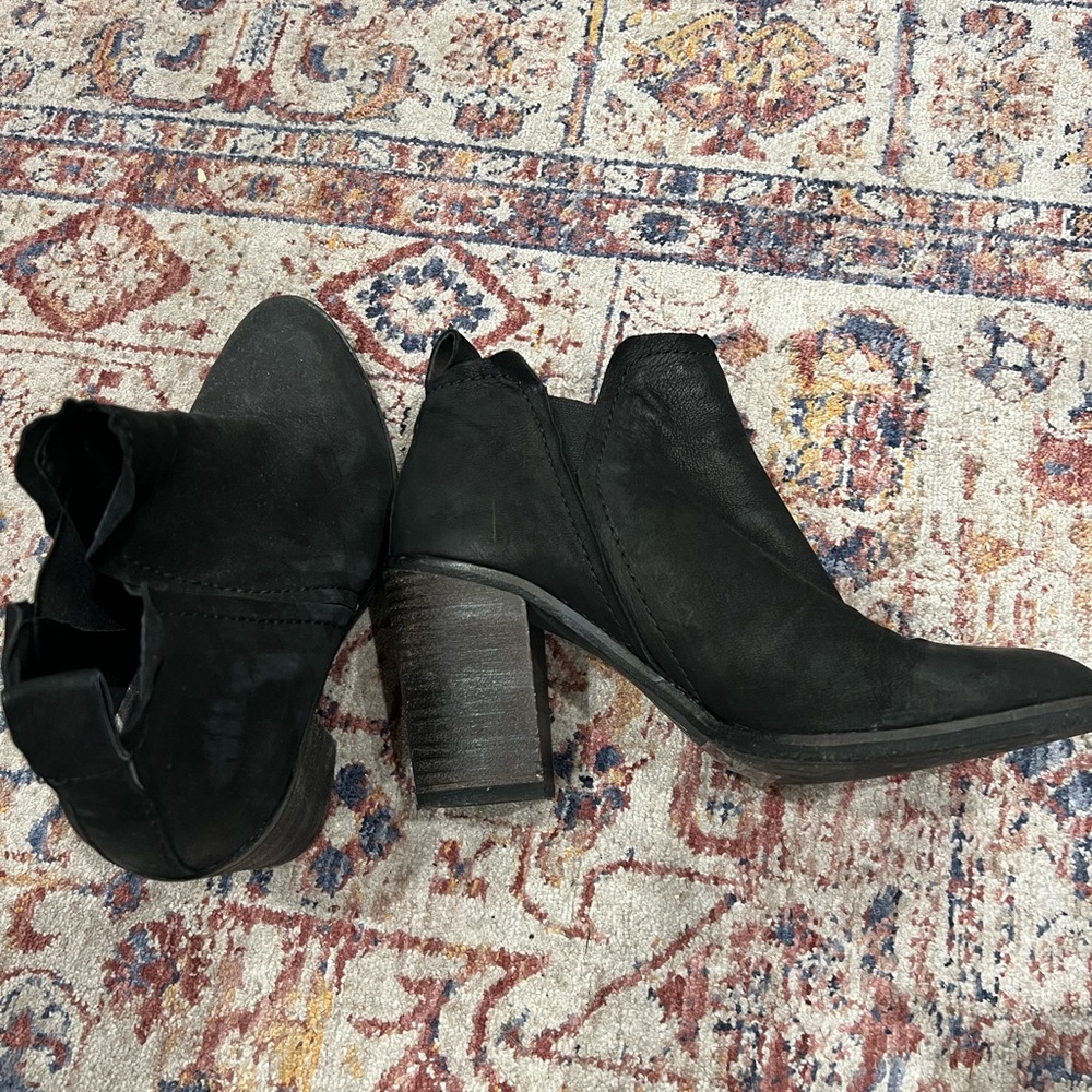 Brand new - dolce vita black booties